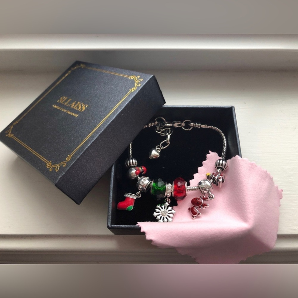 Christmas Beaded Charm Bracelet